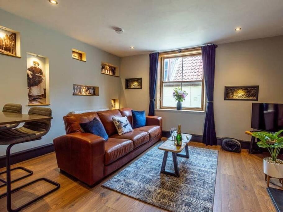 One Over Eight - Luxury One Bed Apartment Whitby Dış mekan fotoğraf